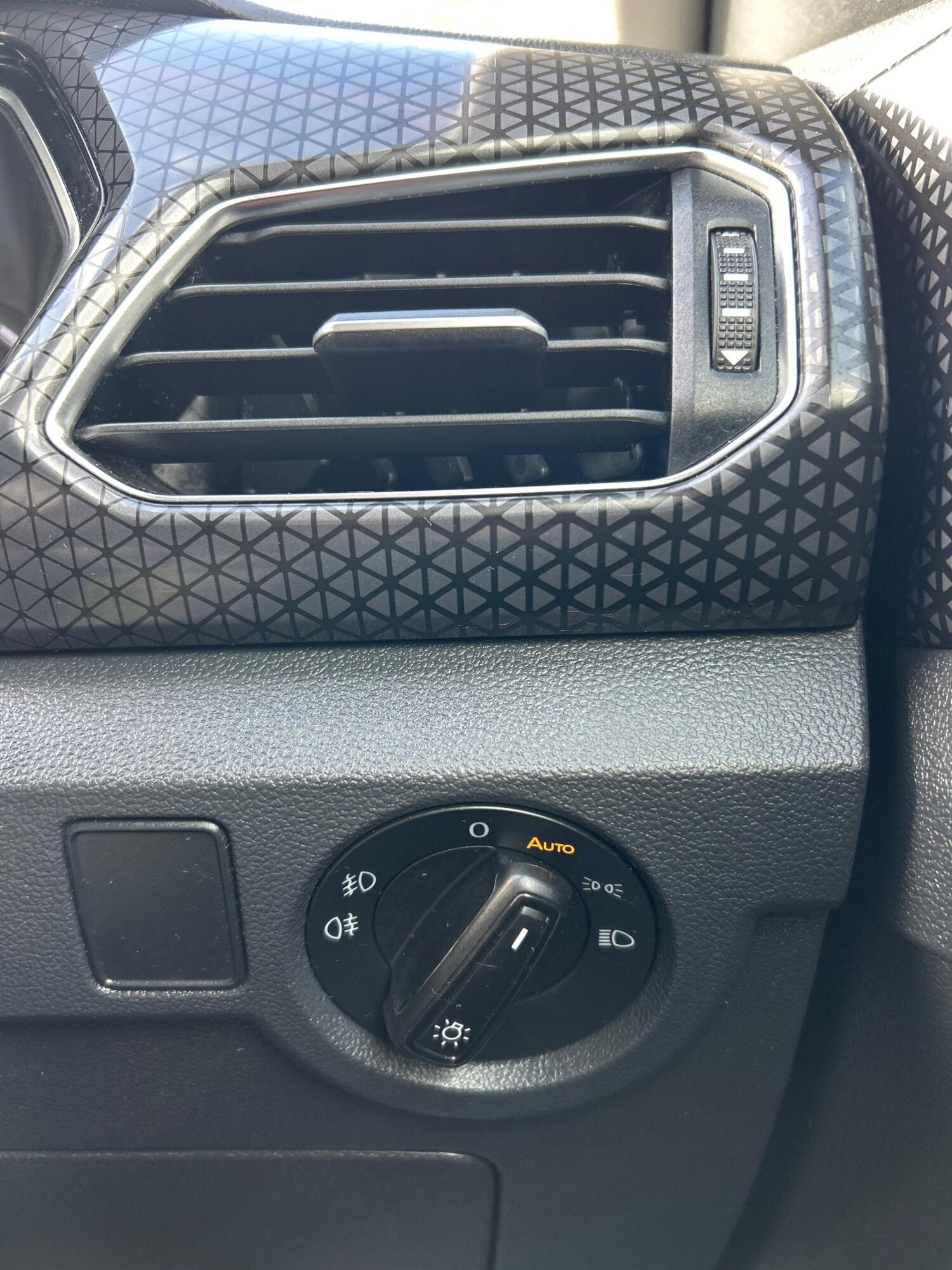 Used Volkswagen T-Cross 2022 for sale - 76307186: Photo 9