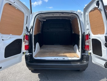 Used Vauxhall Combo 2024 for sale - 76260577: Photo