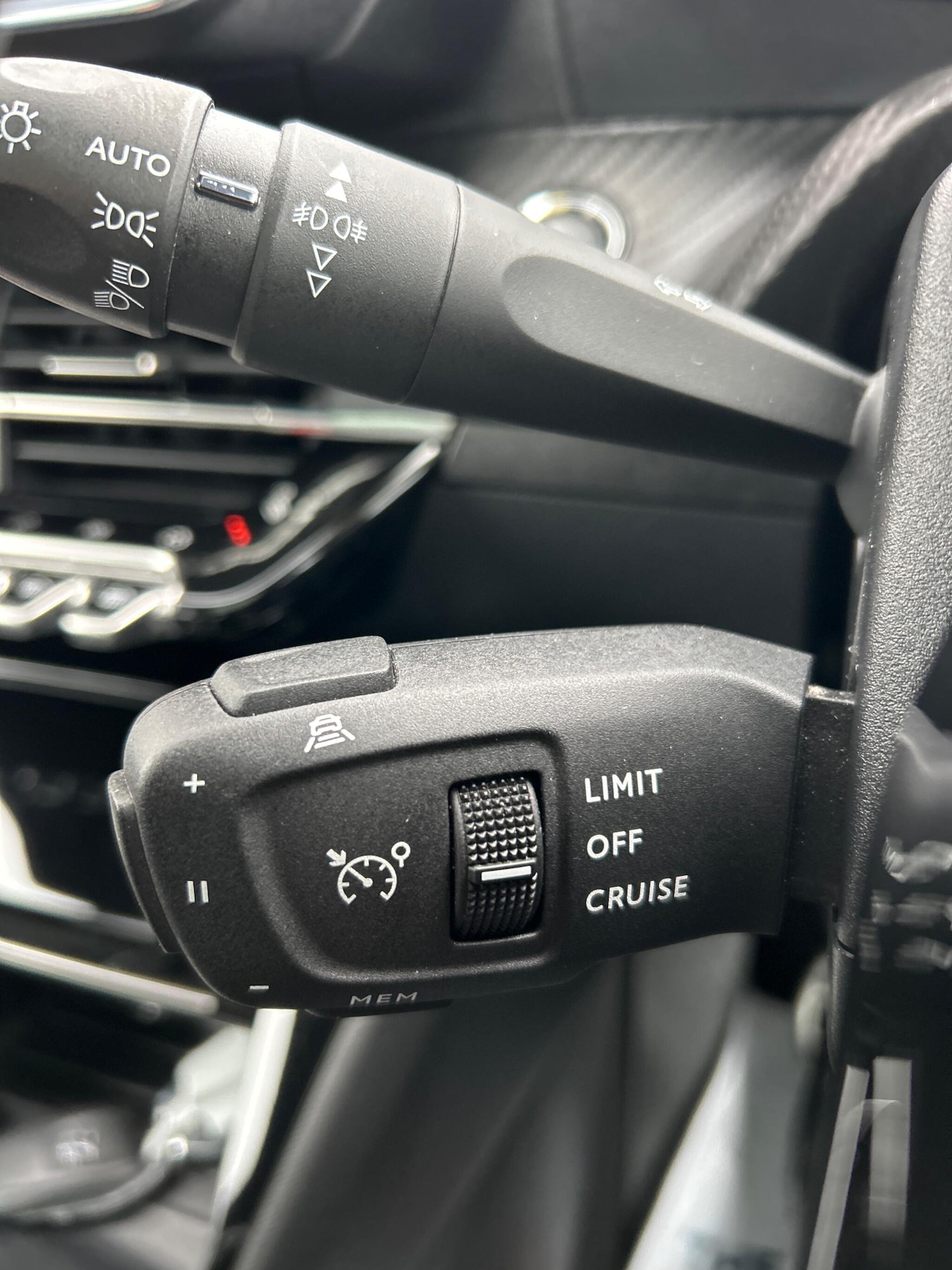 Used Peugeot 2008 2020 for sale - 76561232: Photo 14