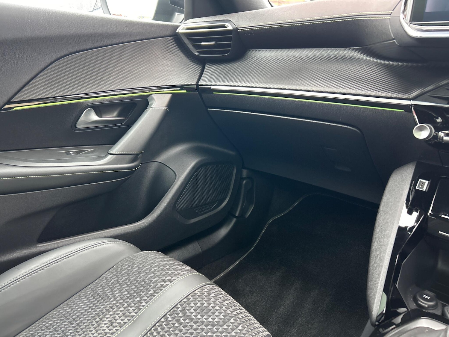 Used Peugeot 2008 2020 for sale - 76561232: Photo 23