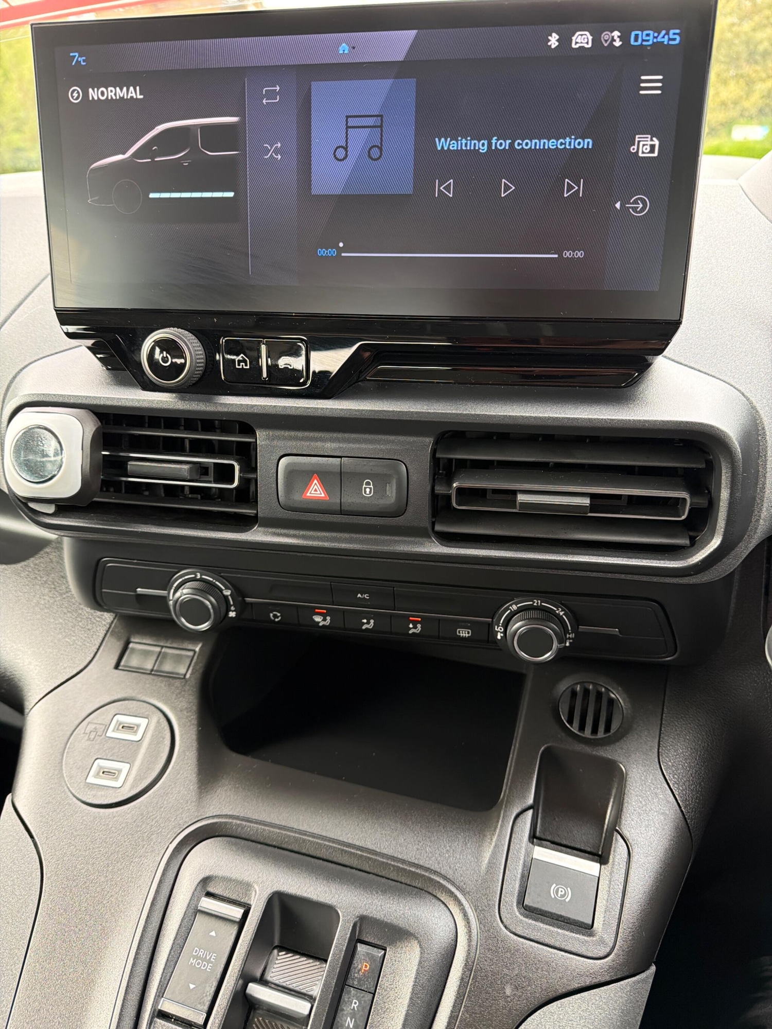 Used Peugeot e-Rifter 2025 for sale - 78170905: Photo 17