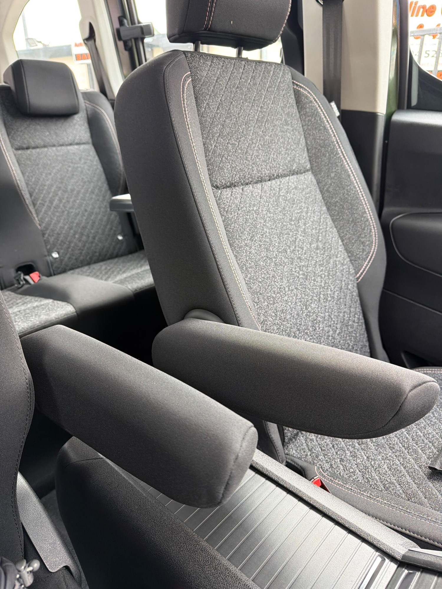 Used Peugeot e-Rifter 2025 for sale - 78170905: Photo 23