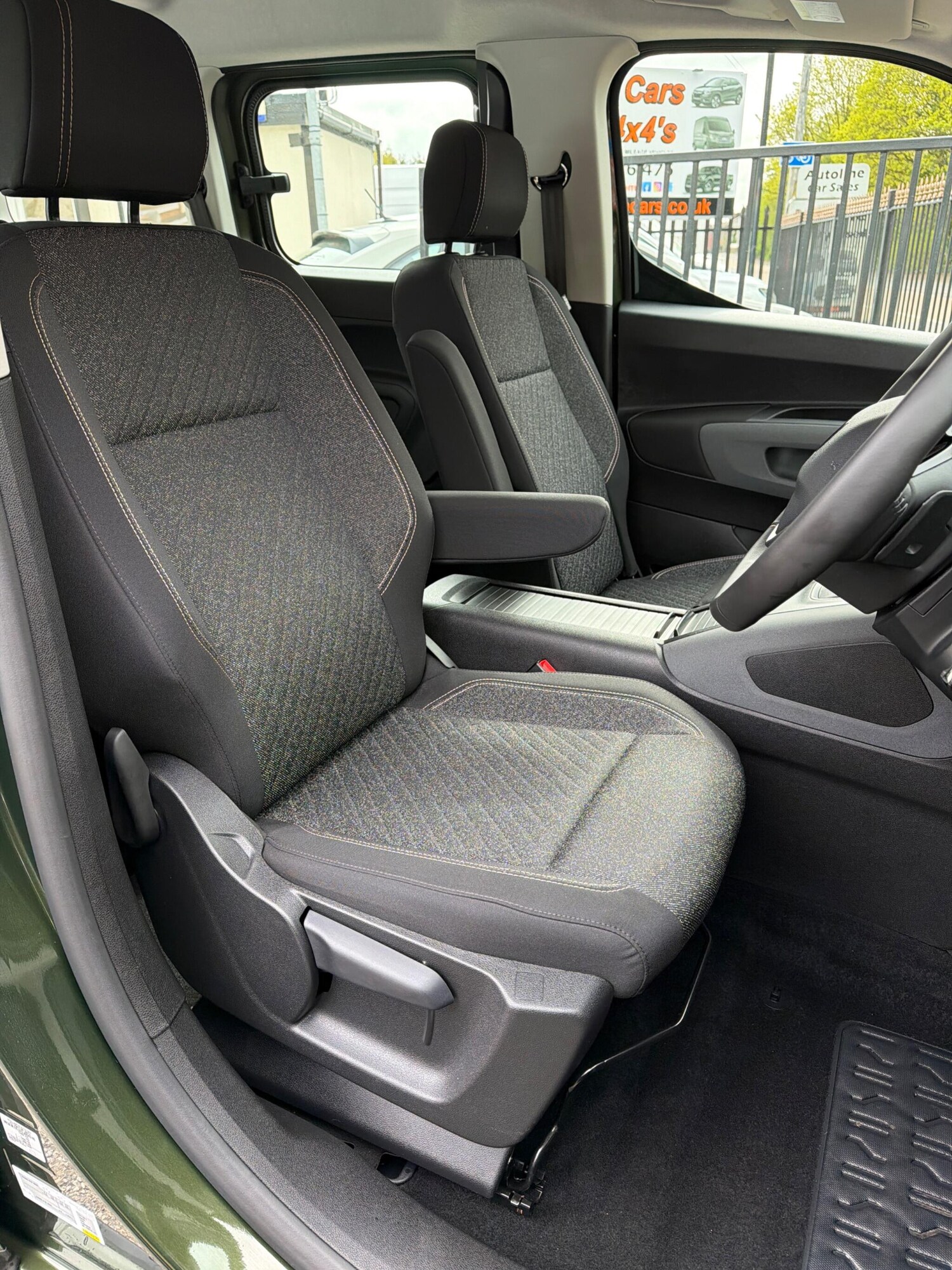 Used Peugeot e-Rifter 2025 for sale - 78170905: Photo 6