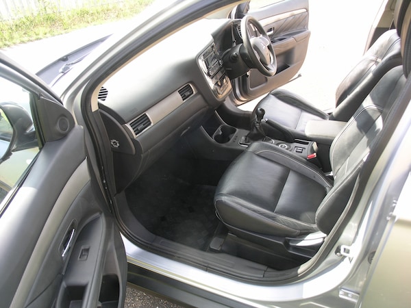 Used Mitsubishi Outlander 2015 for sale - 74993841: Photo 10