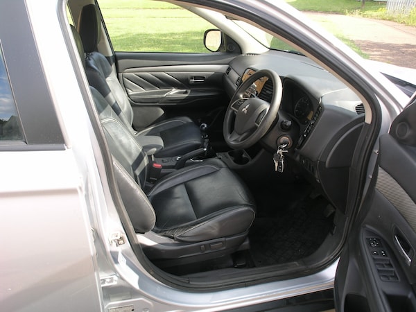 Used Mitsubishi Outlander 2015 for sale - 74993841: Photo 9