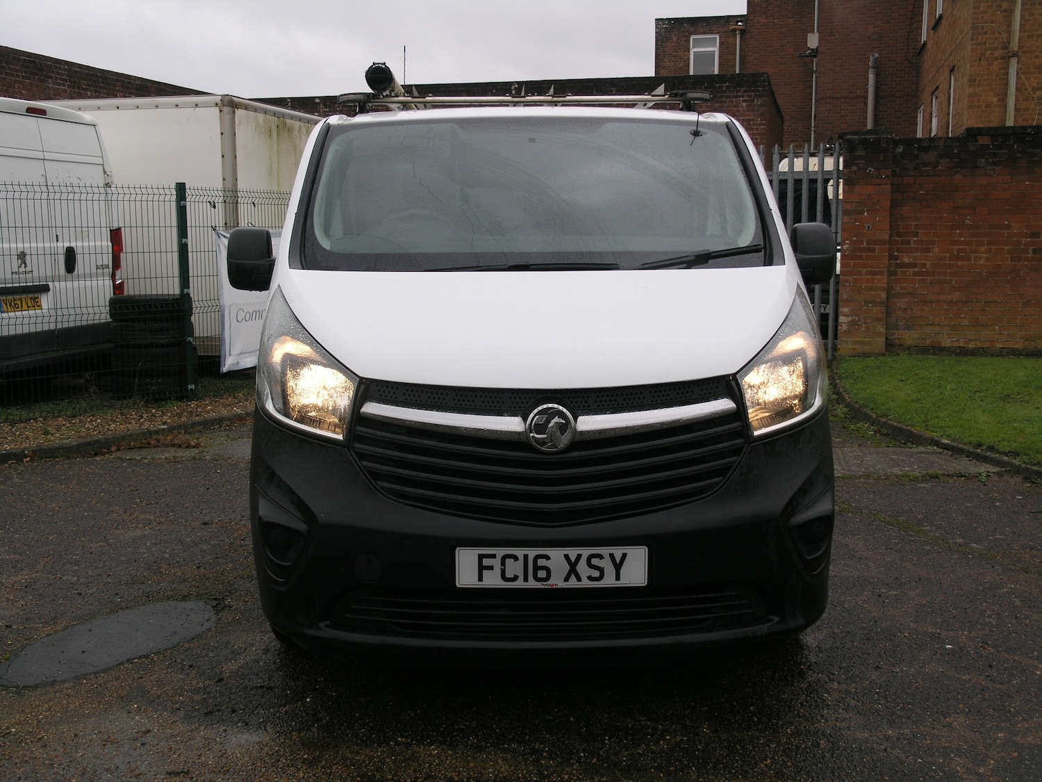 Used Vauxhall Vivaro 2016 for sale - 76806931: Photo 2