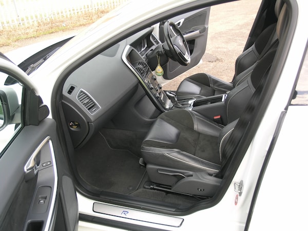 Used Volvo XC60 2017 for sale - 76113849: Photo 10
