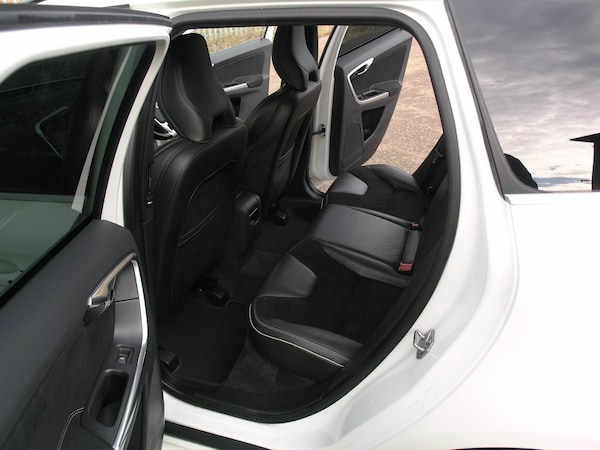 Used Volvo XC60 2017 for sale - 76113849: Photo 11