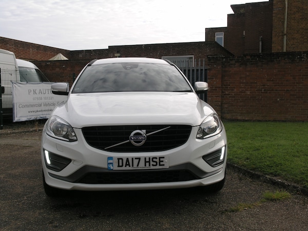 Used Volvo XC60 2017 for sale - 76113849: Photo 2