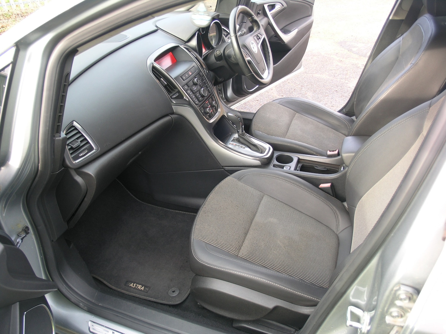 Used Vauxhall Astra 2012 for sale - 76614790: Photo 10