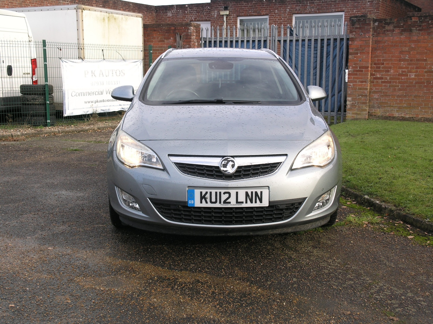 Used Vauxhall Astra 2012 for sale - 76614790: Photo 2