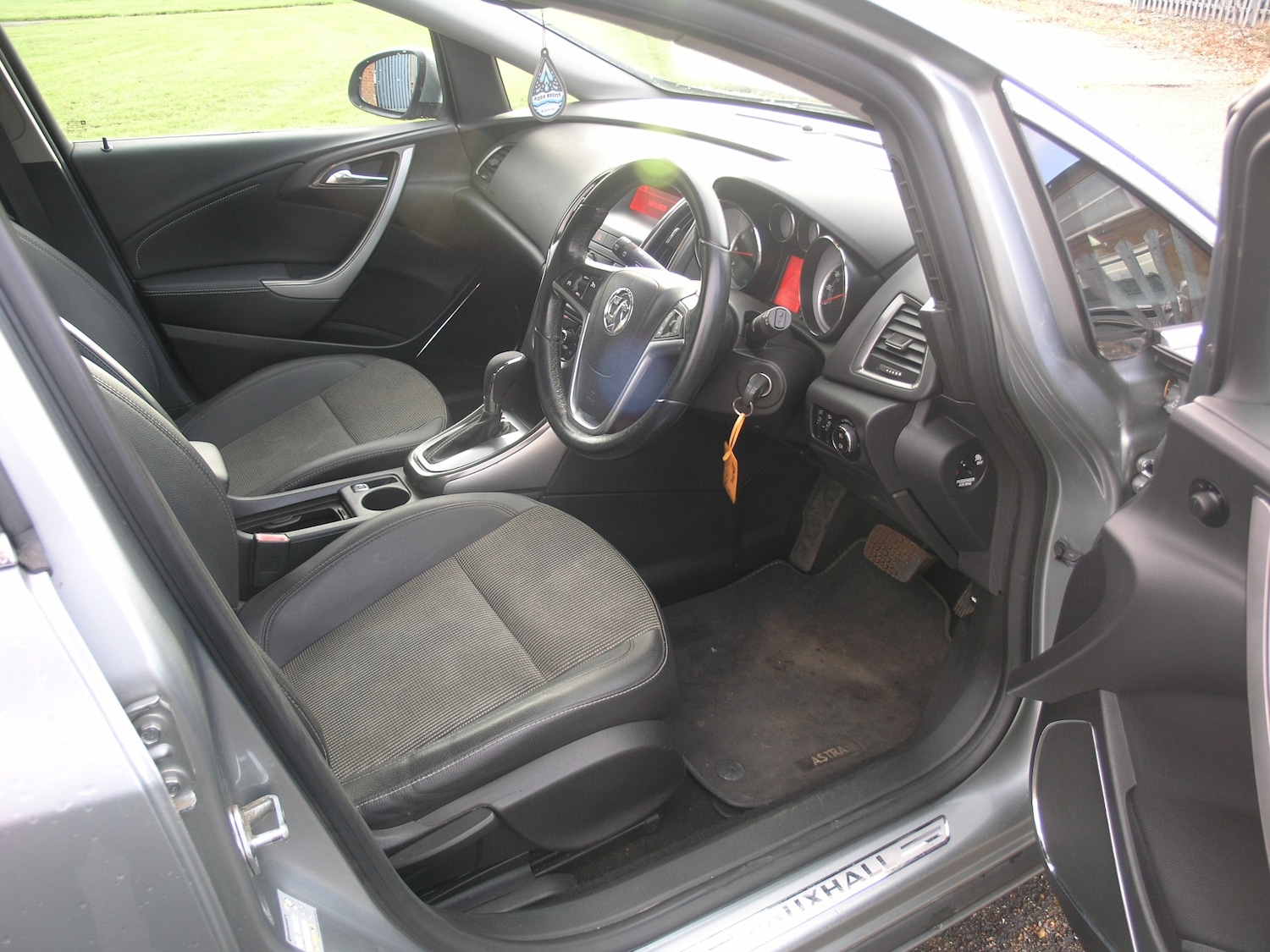 Used Vauxhall Astra 2012 for sale - 76614790: Photo 9