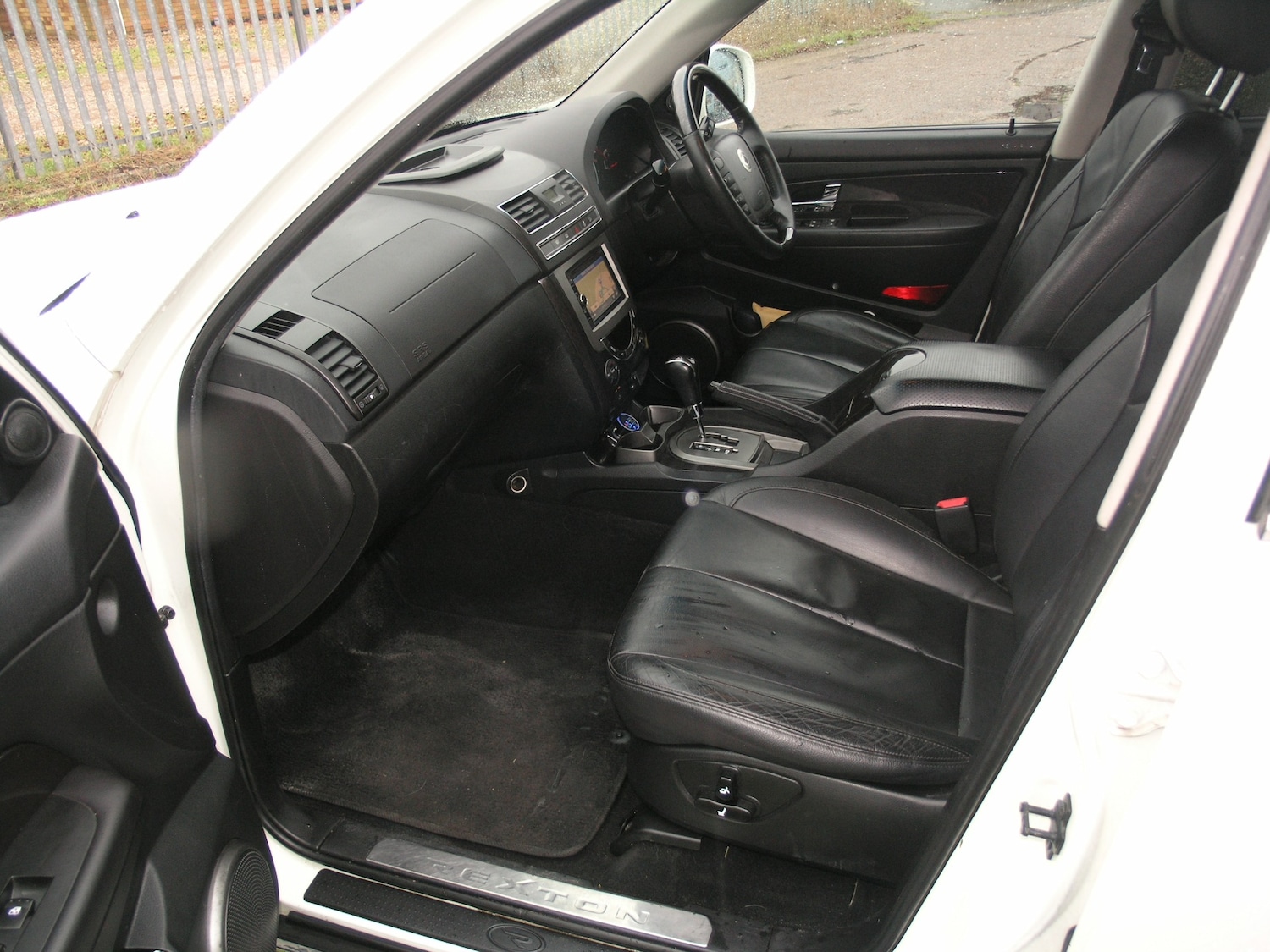 Used Ssangyong Rexton 2015 for sale - 77270794: Photo 10