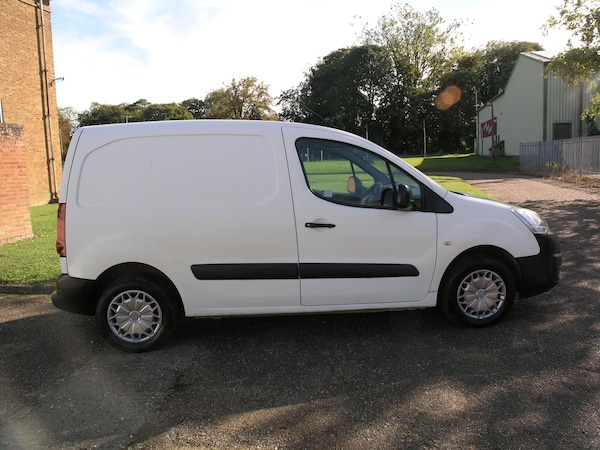 Used Peugeot Partner 2017 for sale - 76048727: Photo 8