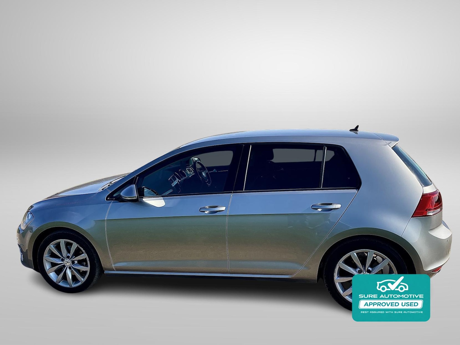 Used Volkswagen Golf 2014 for sale - 77982033: Photo 2