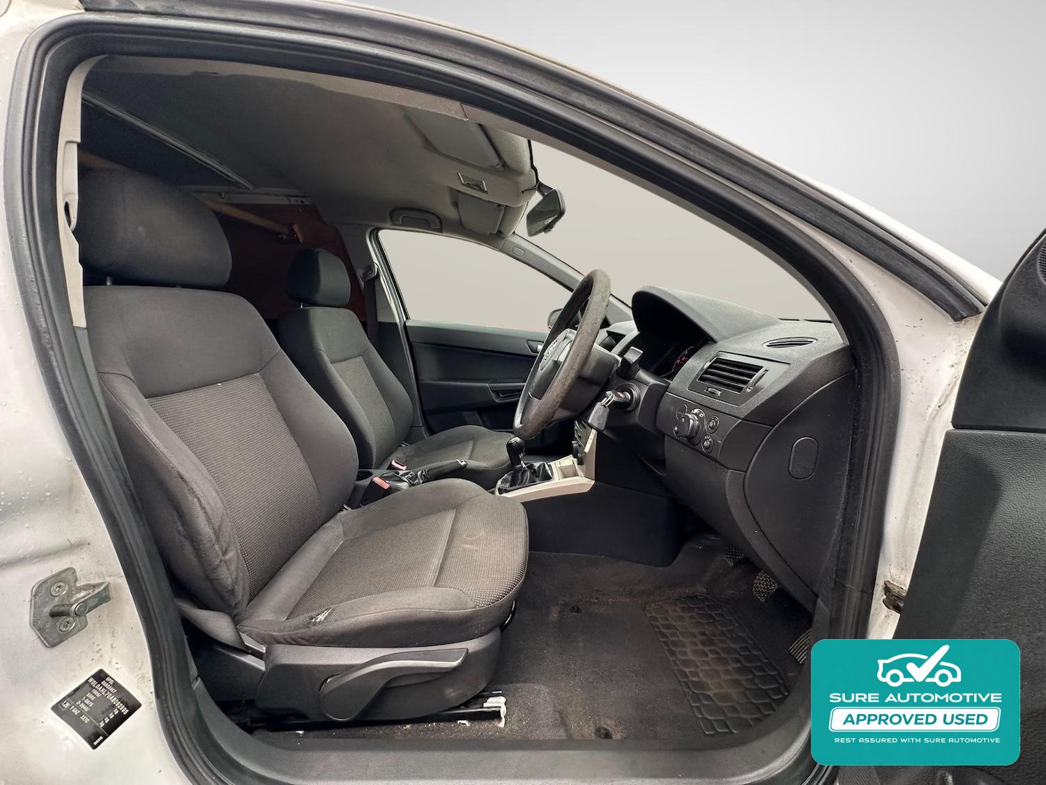 Used Vauxhall Astra Van 2010 for sale - 77848276: Photo 6