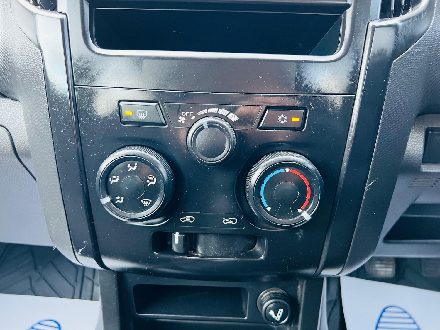 Used Isuzu D-Max 2017 for sale - 76626671: Photo 18