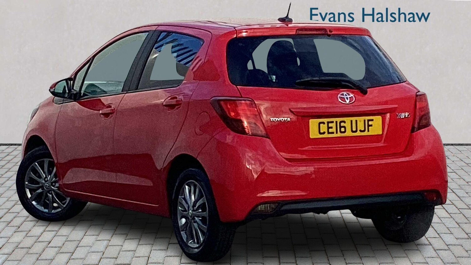 Used Toyota Yaris 2016 for sale - 76351633: Photo 3