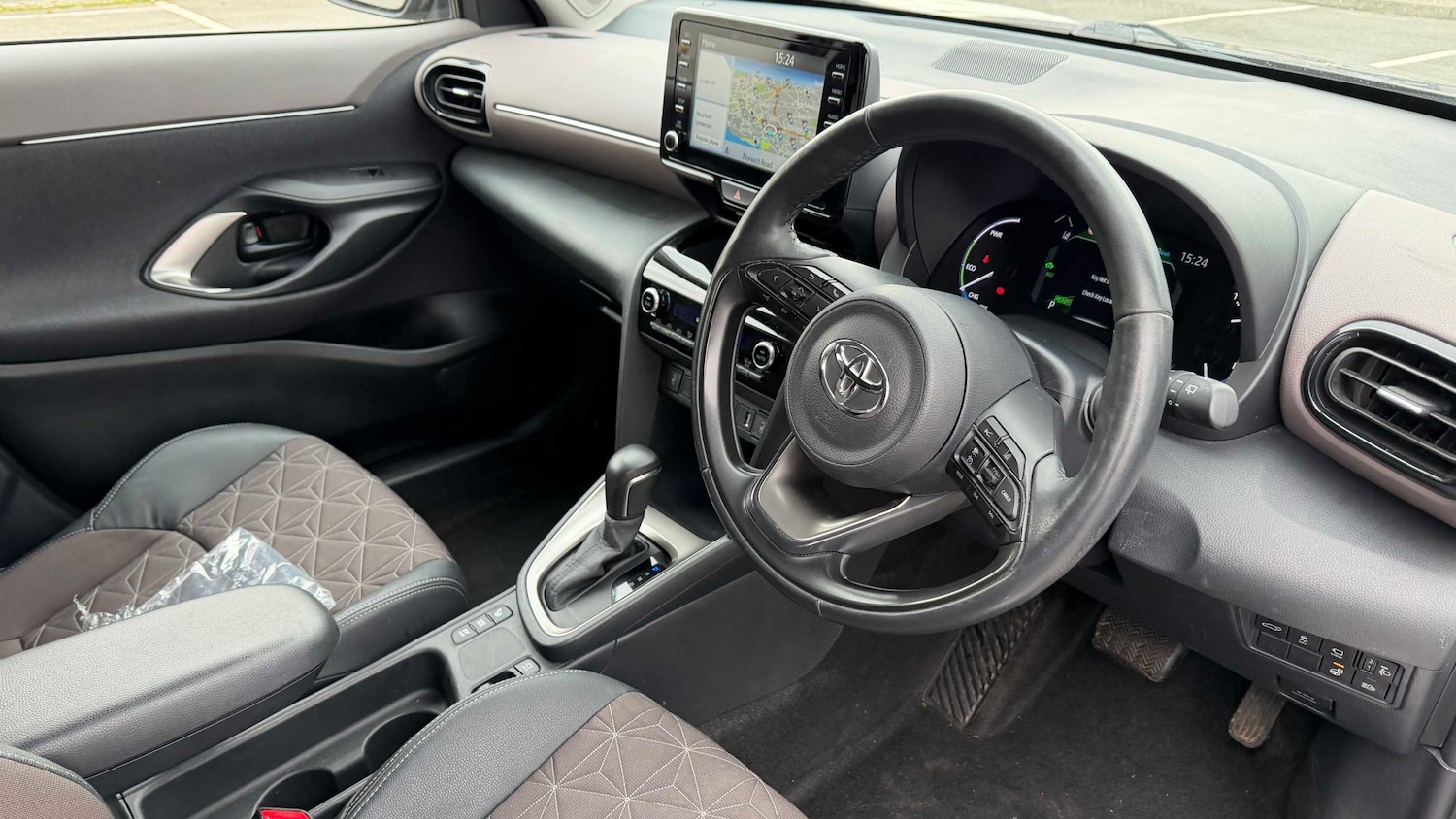 Used Toyota Yaris Cross 2023 for sale - 77787088: Photo 6