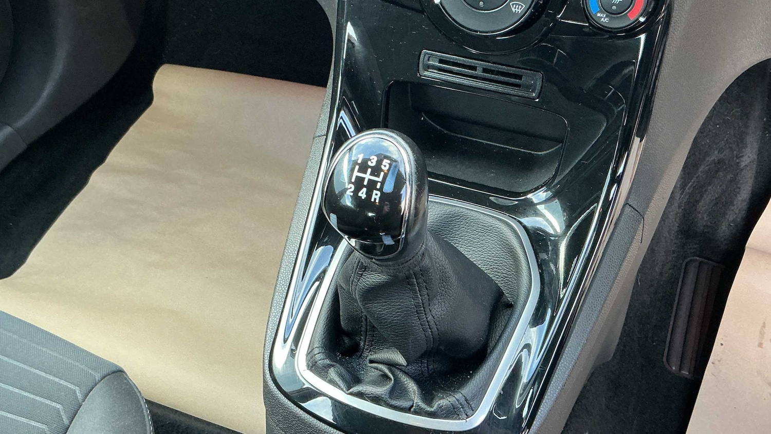 Used Ford Fiesta 2015 for sale - 76351642: Photo 10