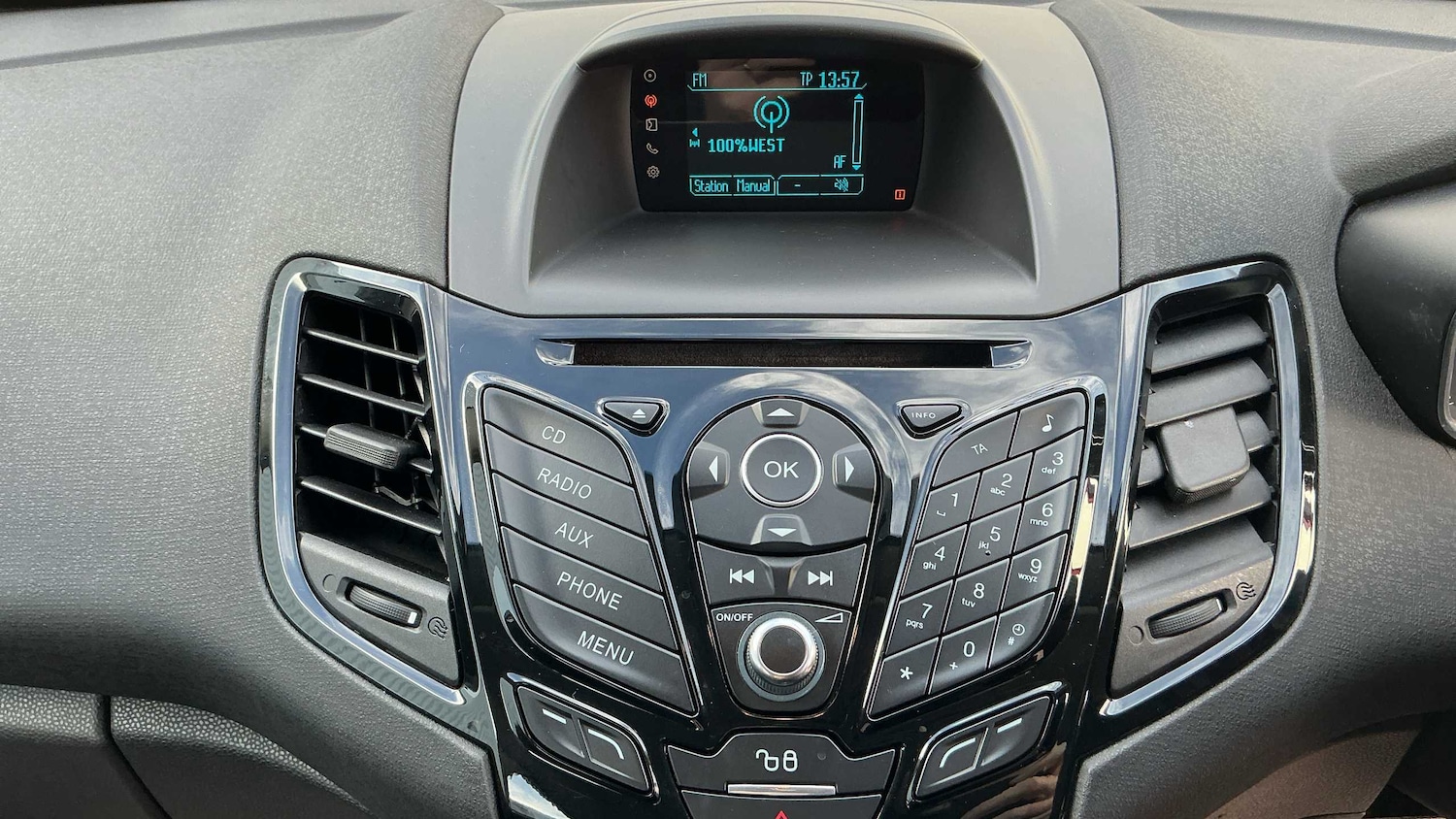 Used Ford Fiesta 2015 for sale - 76351642: Photo 13