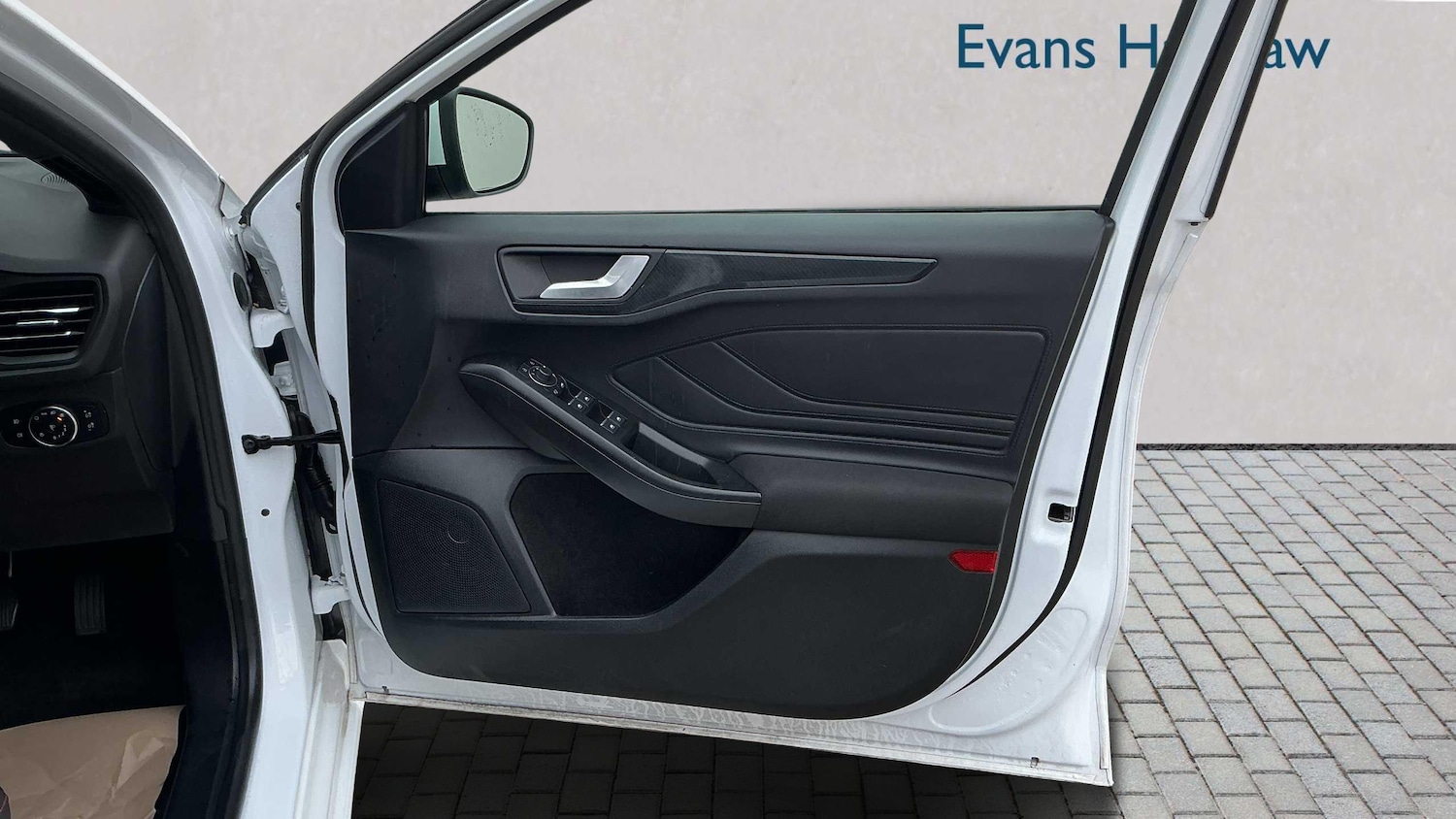 Used Ford Focus 2023 for sale - 76262325: Photo 16