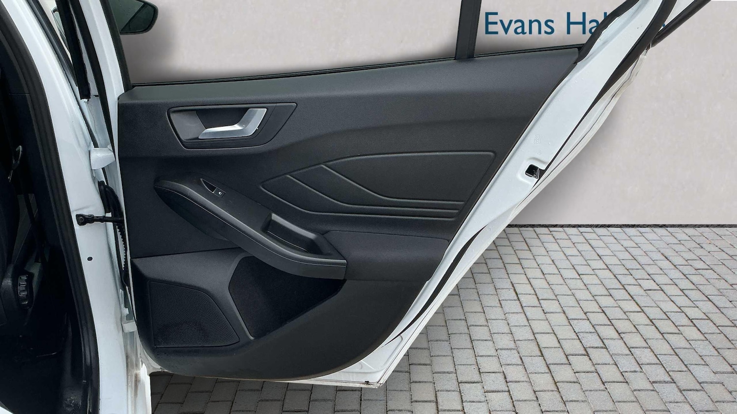 Used Ford Focus 2023 for sale - 76262325: Photo 17