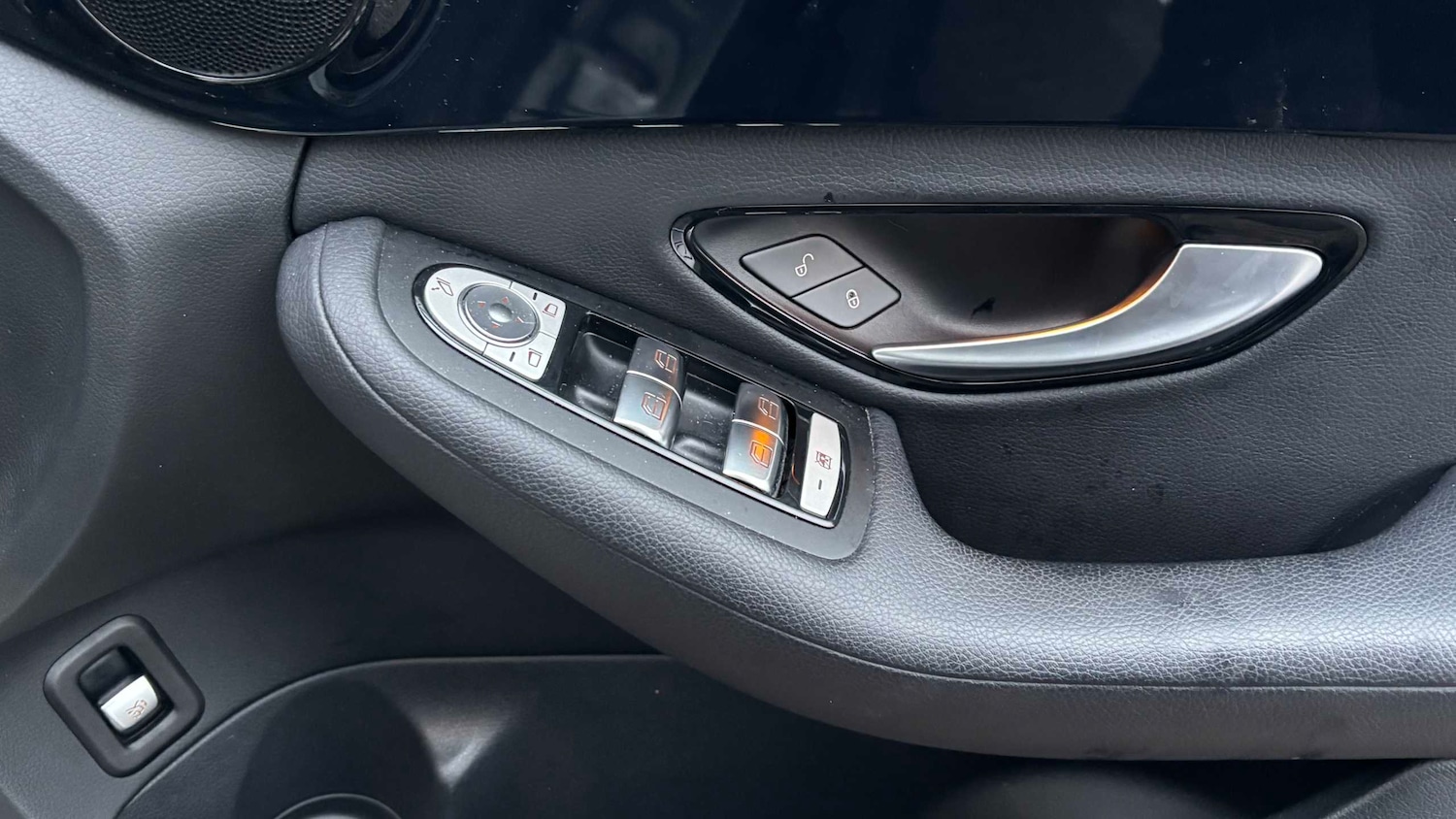 Used Mercedes-Benz C Class 2019 for sale - 77178839: Photo 8