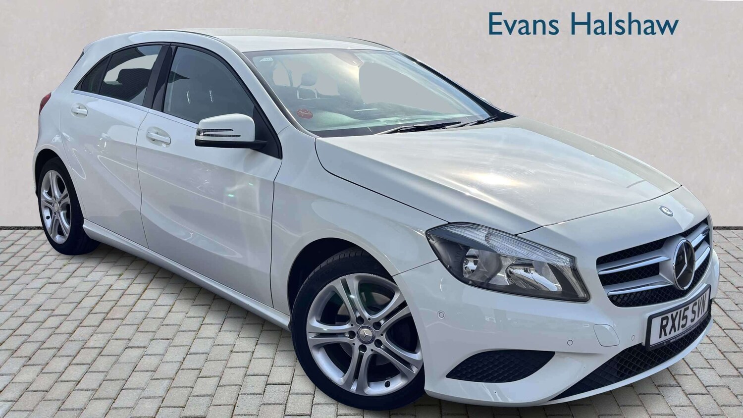 Used Mercedes-Benz A-Class 2015 for sale - 77972470: Photo 2