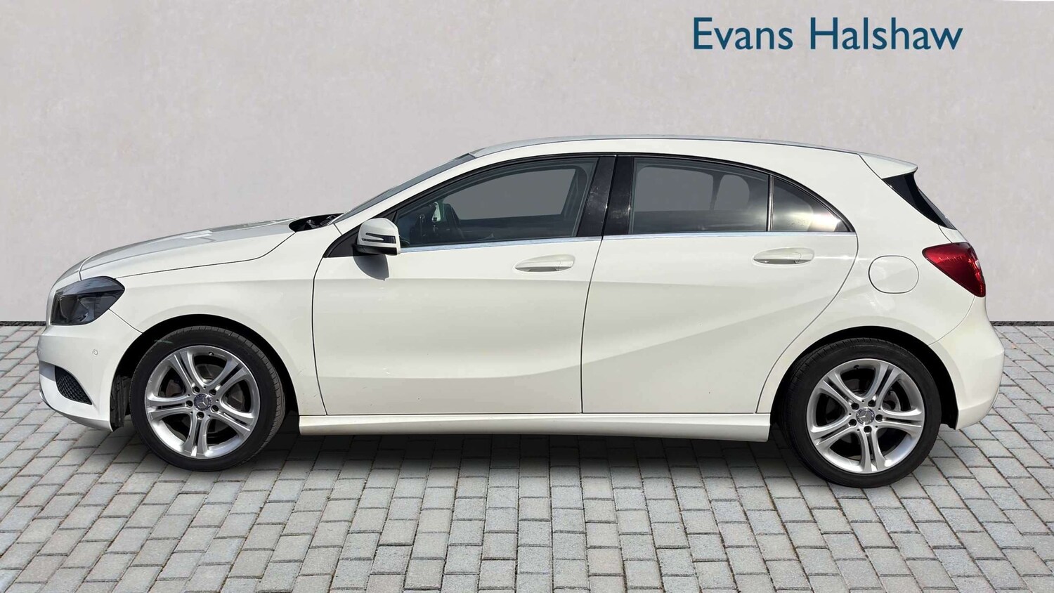 Used Mercedes-Benz A-Class 2015 for sale - 77972470: Photo 3