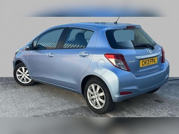 Used Toyota Yaris 2013 for sale - 76125949: Photo