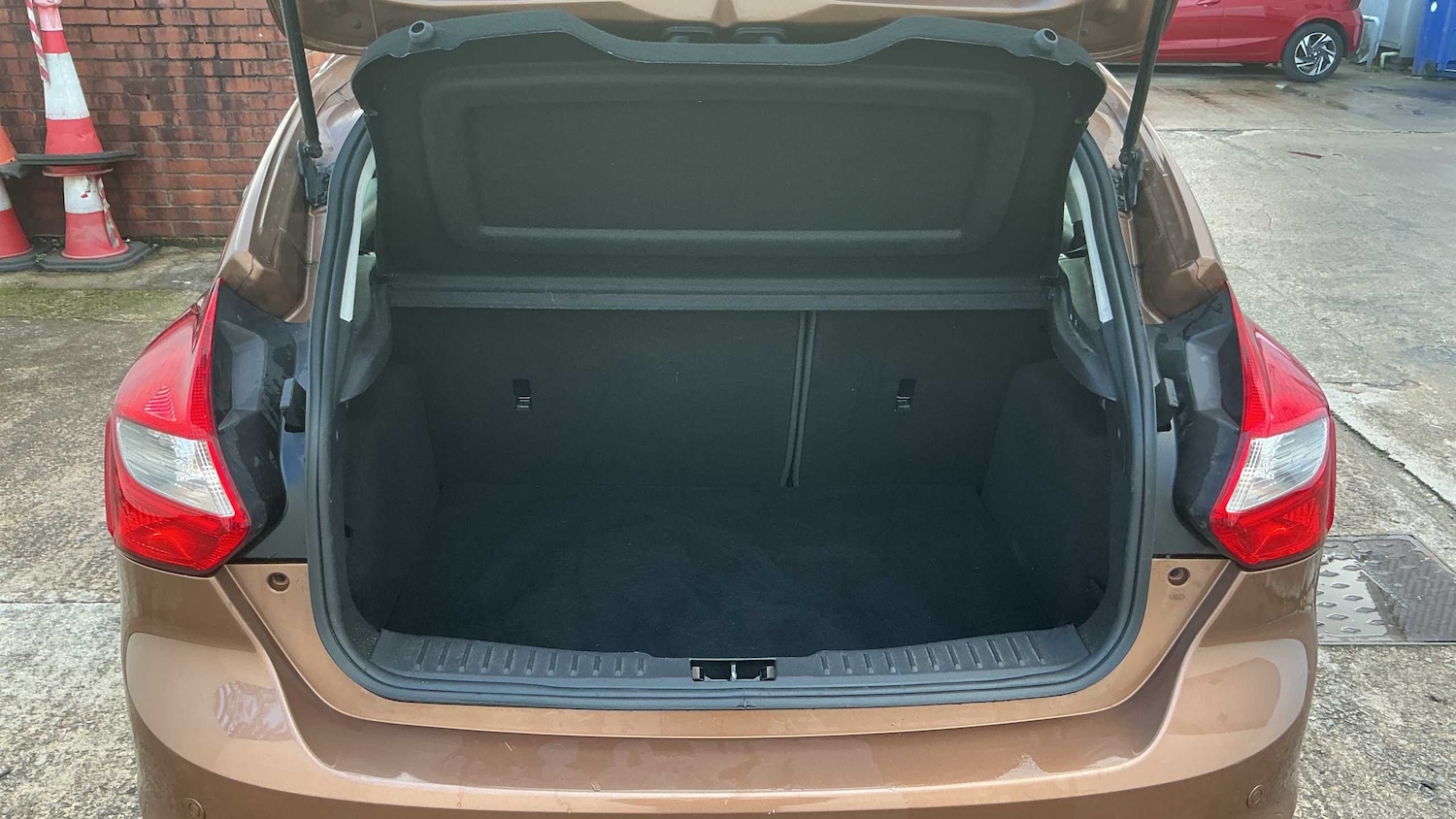 Used Ford Focus 2013 for sale - 76351626: Photo 8