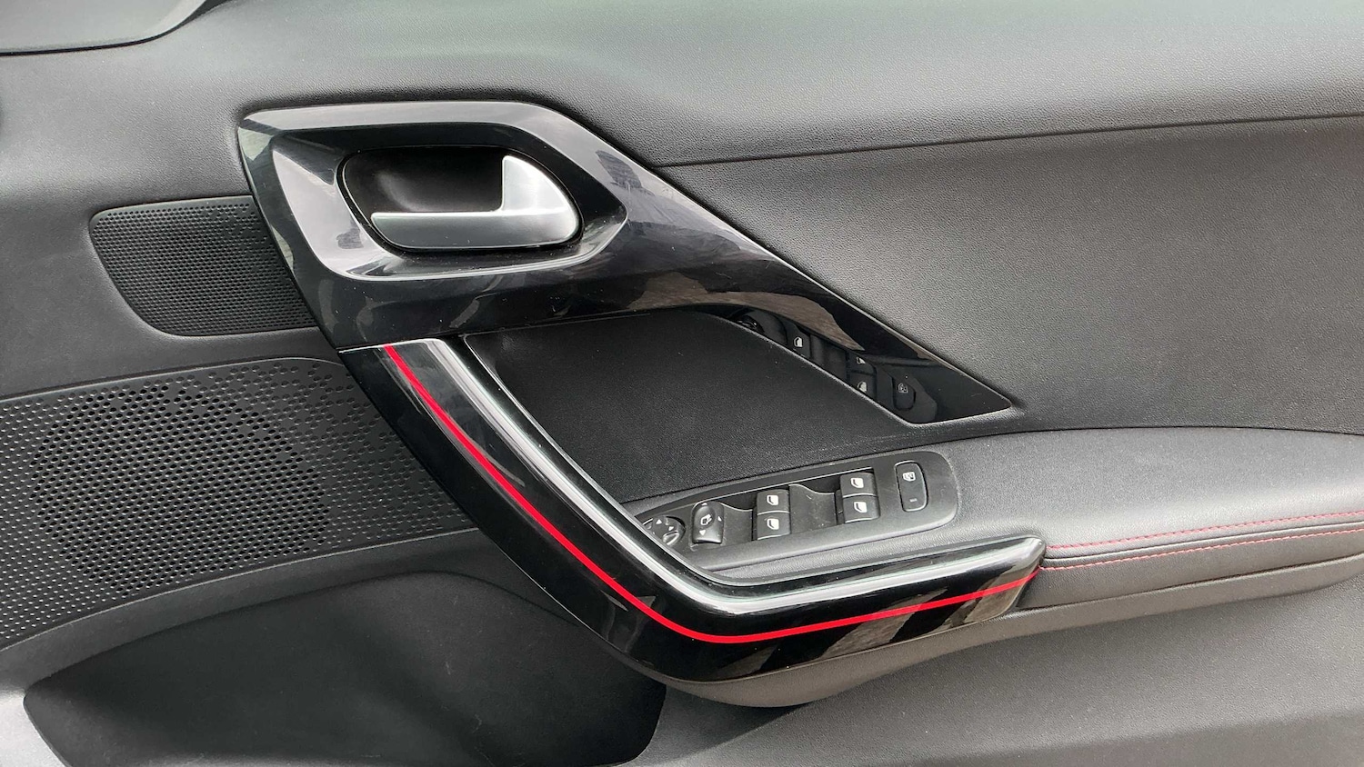 Used Peugeot 2008 2017 for sale - 76351599: Photo 10