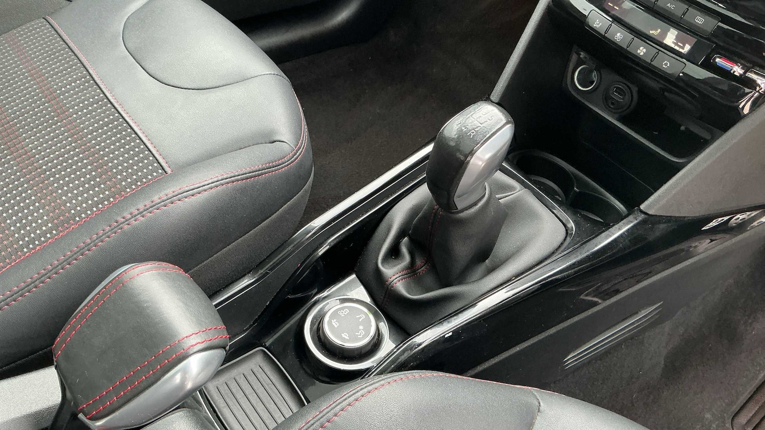 Used Peugeot 2008 2017 for sale - 76351599: Photo 11