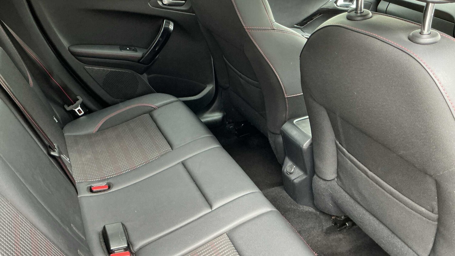 Used Peugeot 2008 2017 for sale - 76351599: Photo 15