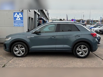Used Volkswagen T-Roc 2022 for sale - 77589105: Photo