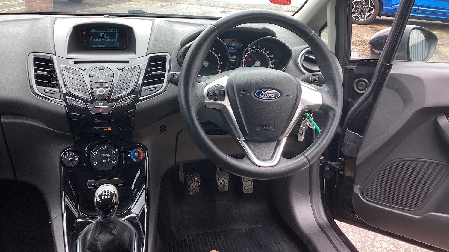 Used Ford Fiesta 2015 for sale - 76351582: Photo 15