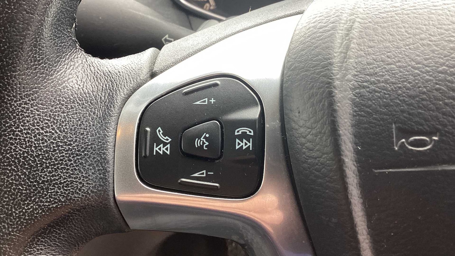 Used Ford Fiesta 2015 for sale - 76351582: Photo 27