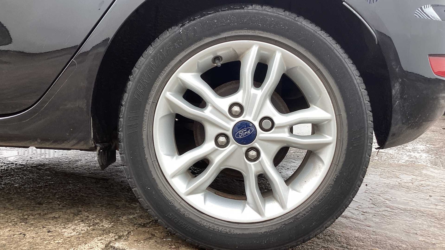 Used Ford Fiesta 2015 for sale - 76351582: Photo 9