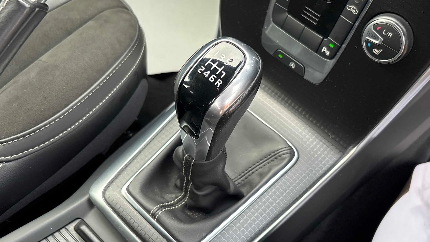 Used Volvo V40 2018 for sale - 76564417: Photo 10