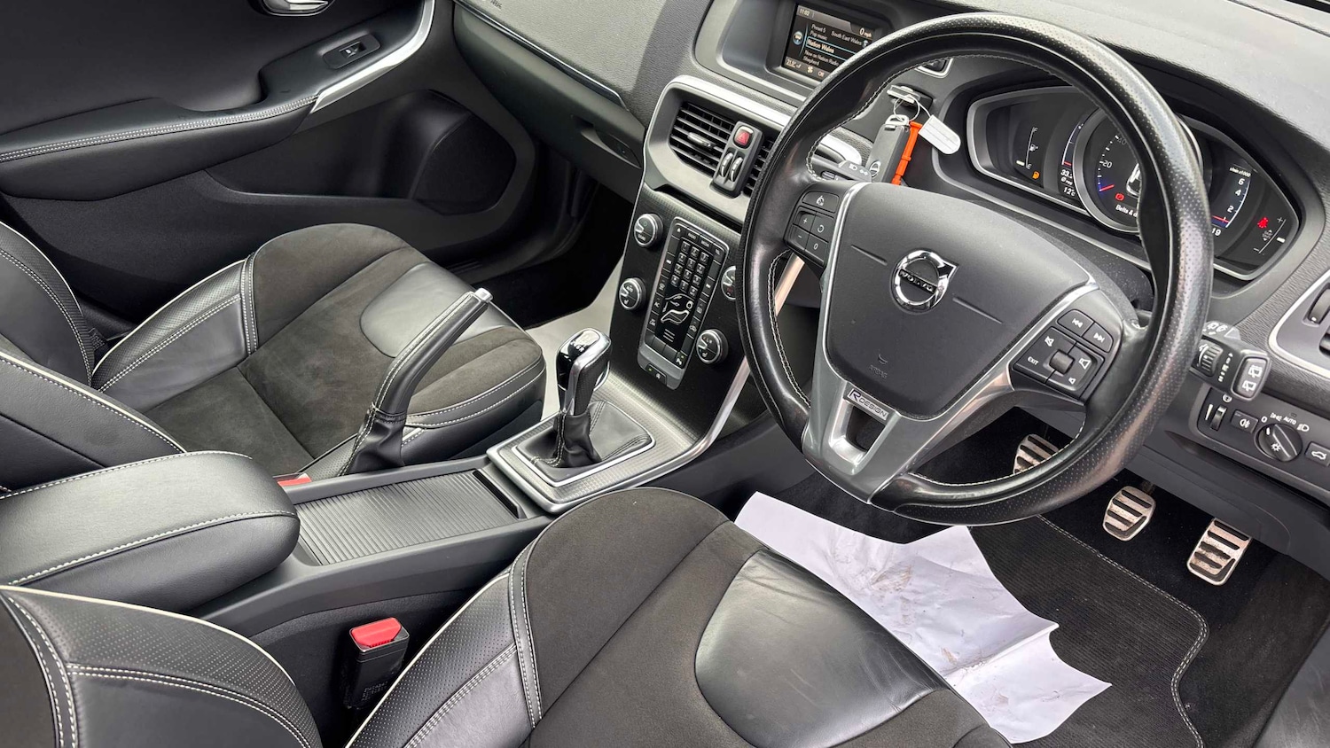 Used Volvo V40 2018 for sale - 76564417: Photo 8