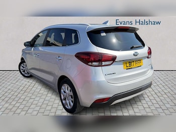 Used Kia Carens 2017 for sale - 78707115: Photo