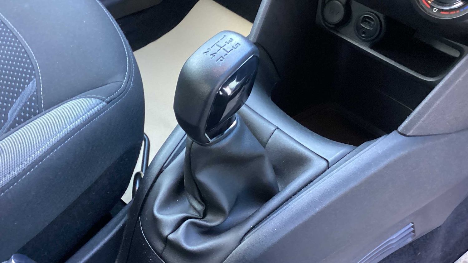 Used Peugeot 208 2015 for sale - 76351712: Photo 11