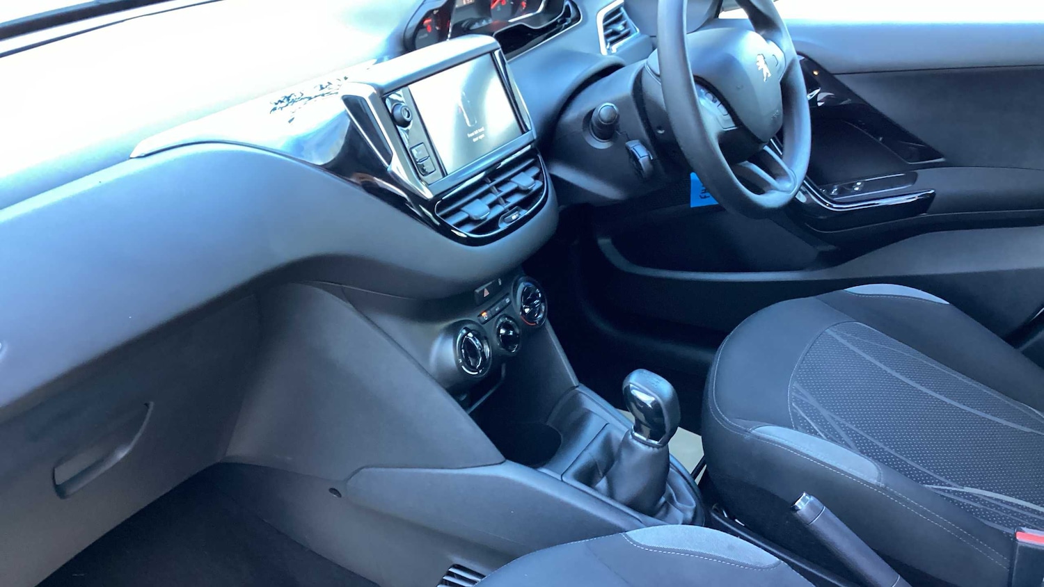 Used Peugeot 208 2015 for sale - 76351712: Photo 17