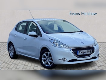 Used Peugeot 208 2015 for sale - 76351712: Photo