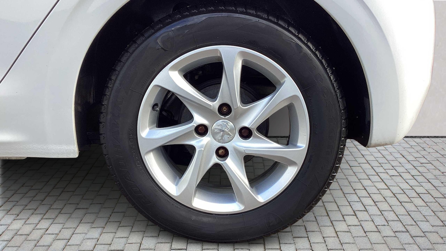 Used Peugeot 208 2015 for sale - 76351712: Photo 7