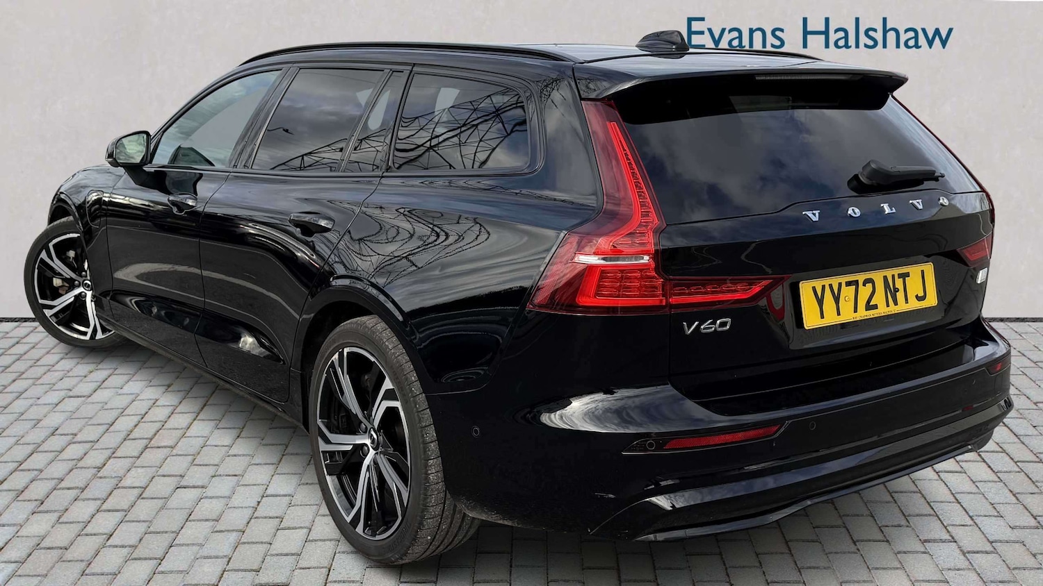 Used Volvo V60 2022 for sale - 78037522: Photo 3