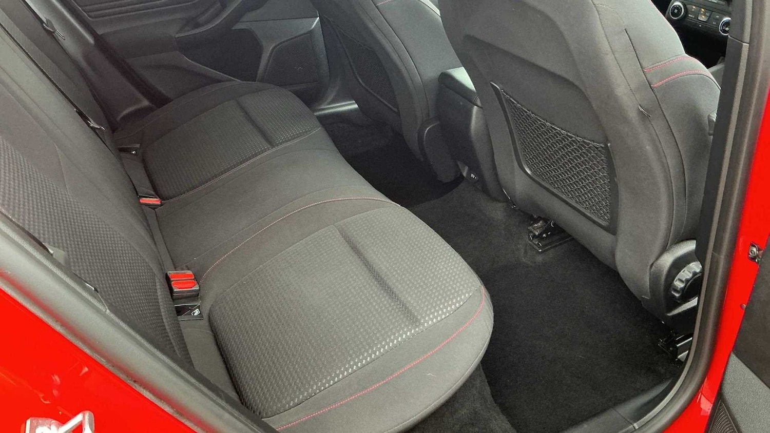 Used Ford Focus 2018 for sale - 76967875: Photo 15