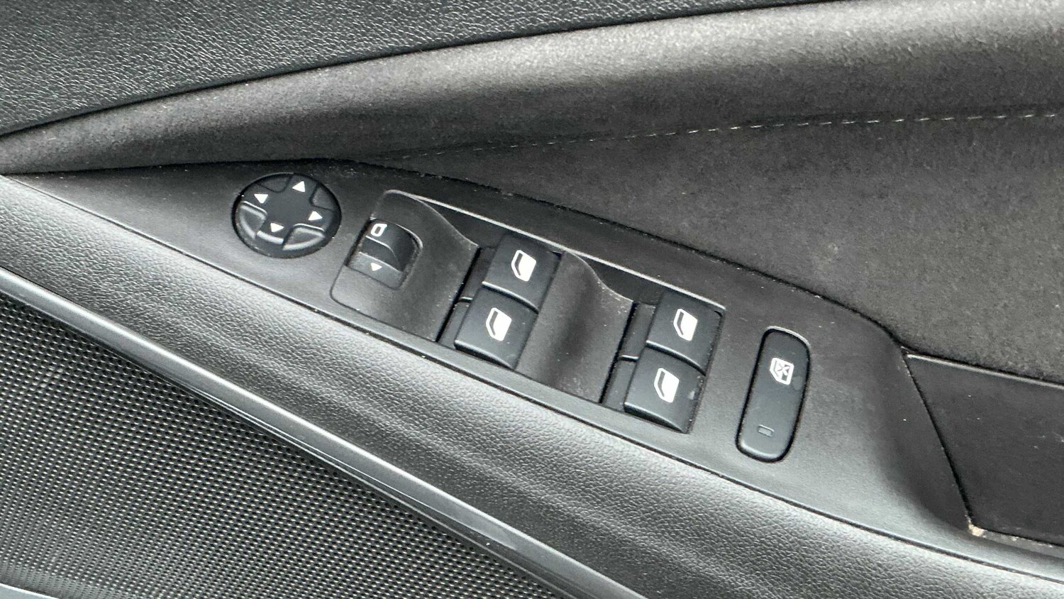 Used Vauxhall Crossland 2022 for sale - 76978699: Photo 10