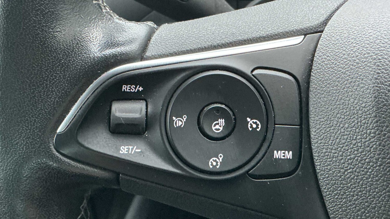 Used Vauxhall Crossland 2022 for sale - 76978699: Photo 21